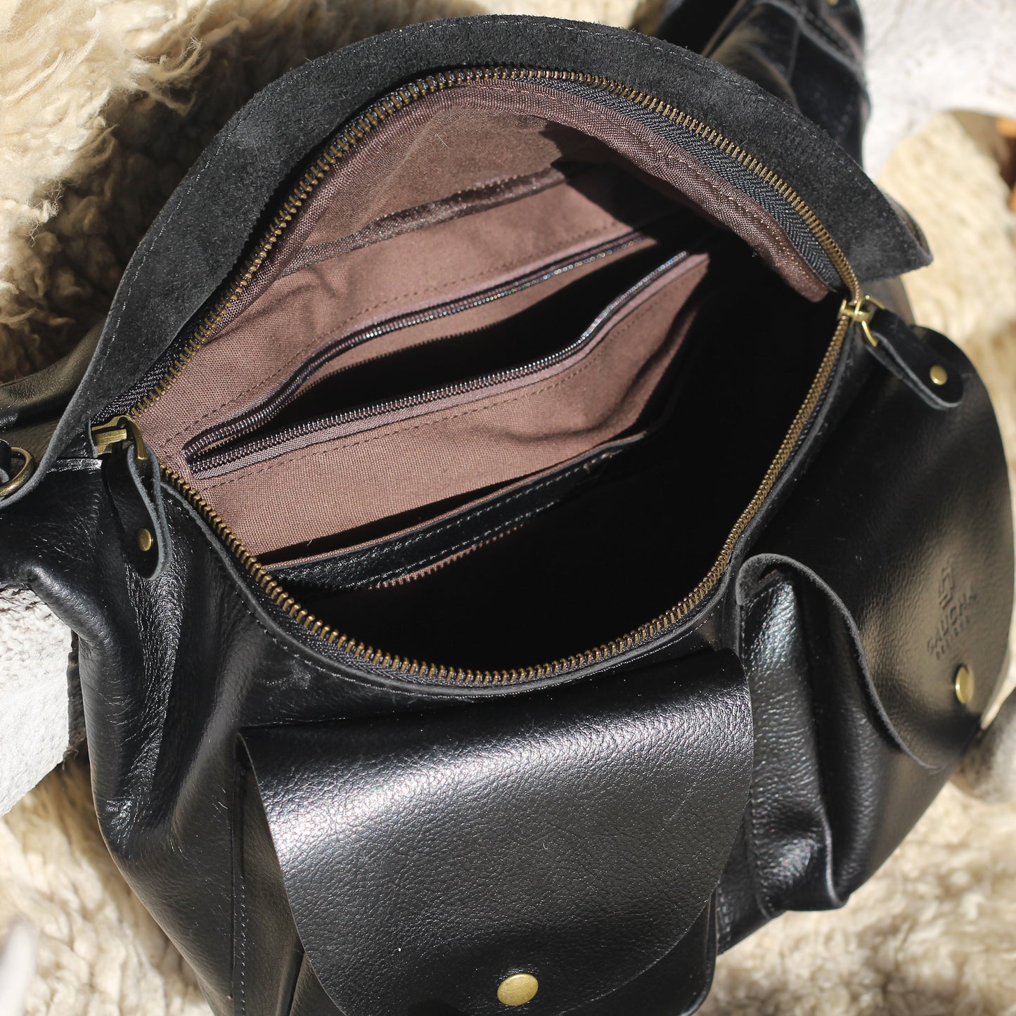 Gaucho Black leather crossbody chest bag for men and women