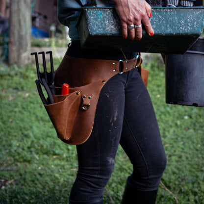 garden tool belt garden belt - Gardening tool belt Gaucha Designs - gardeners belt - garden belt- utility belt - gardening gifts -gift for gardener - gaucha designs - florist tool belt apron